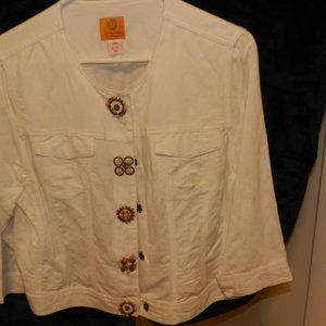 SUPER CUTE WHITE LINEN CROPPED JACKET WITH WOODEN BUTTONS